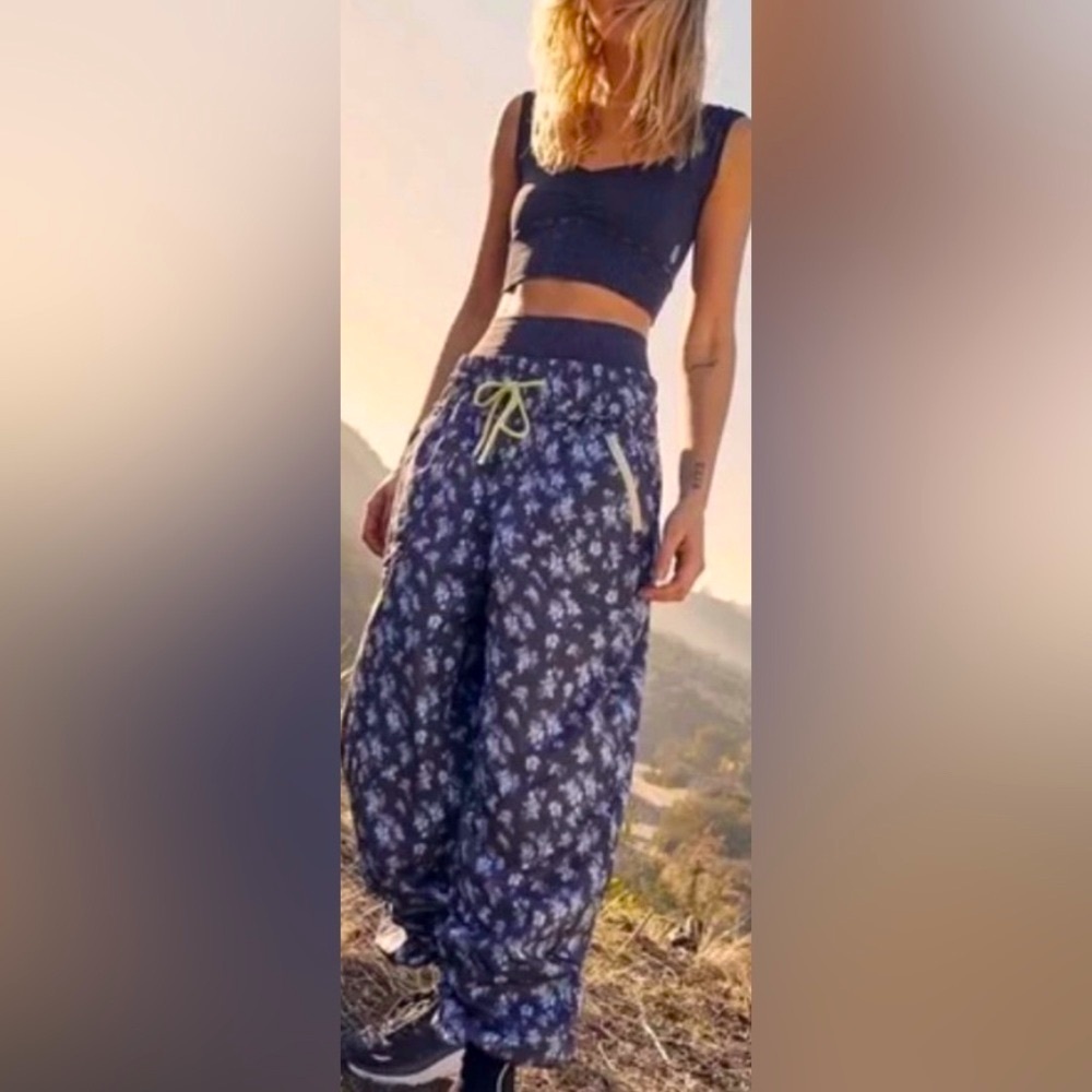 New Free People Movement Break My Heart XS Black Floral Slouchy Water-Resistant